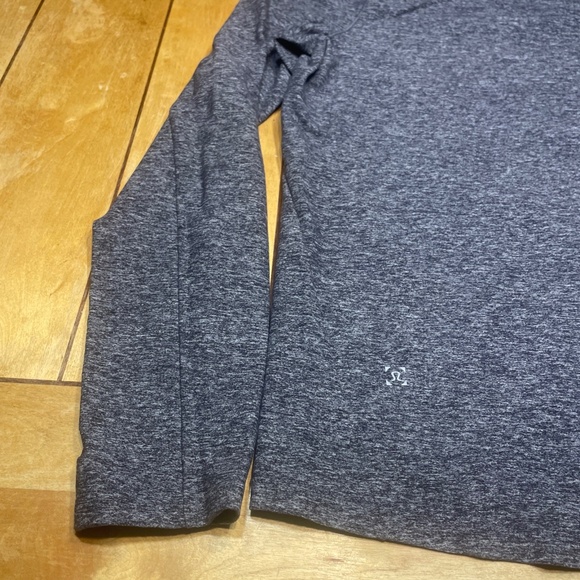 Lululemon Long Sleeve Crew Neck Performance Tee Size Medium Color Grey Soft - Picture 10 of 15